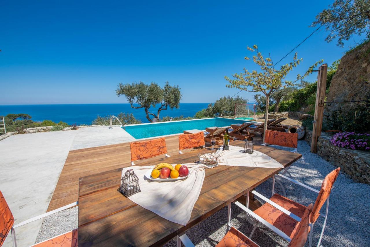 Avgi Villa Glossa Exterior photo