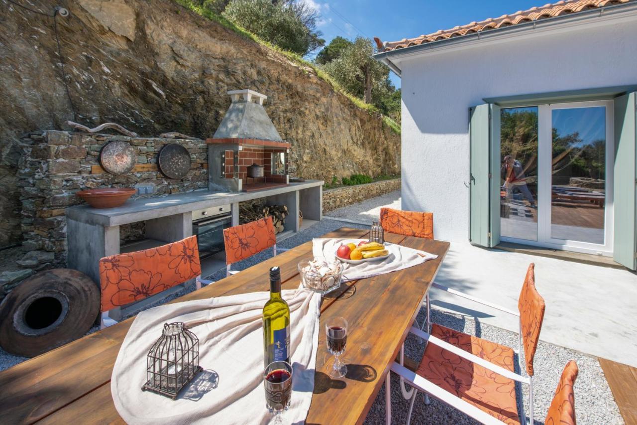 Avgi Villa Glossa Exterior photo