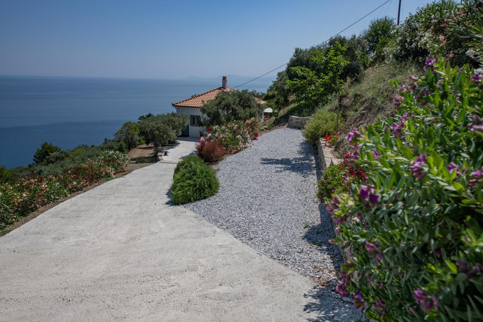 Avgi Villa Glossa Exterior photo